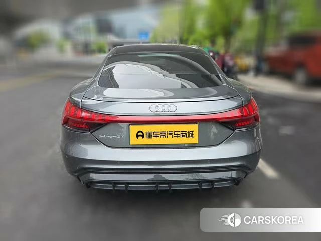 Audi e-tron 2024 Темно-серый из Китая