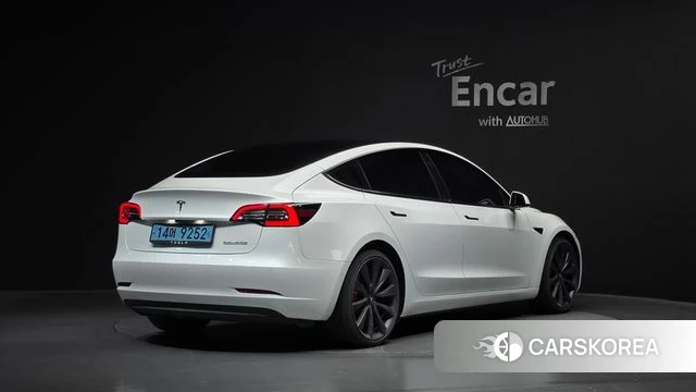 Tesla Model 3 2021 Белый из Кореи