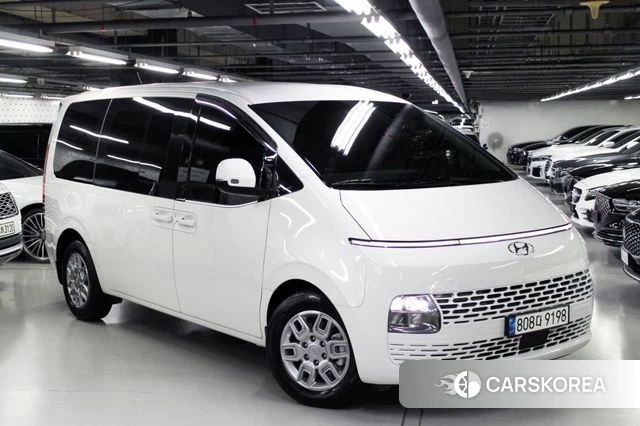 Hyundai Staria 2023 Белый из Кореи