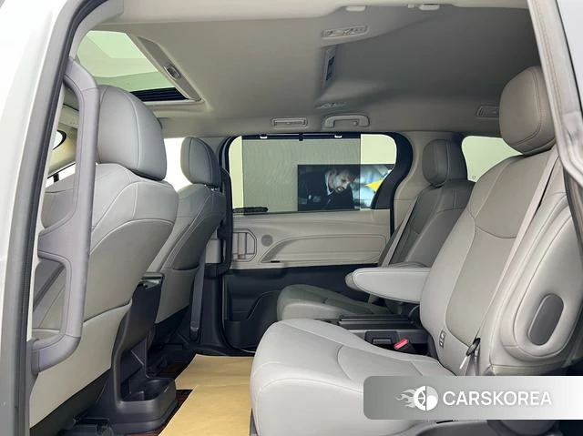 Toyota Granvia 2024 Белый из Китая