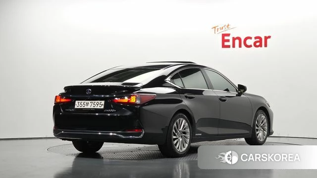 Lexus ES300h 7th generation 2022 Черный из Кореи