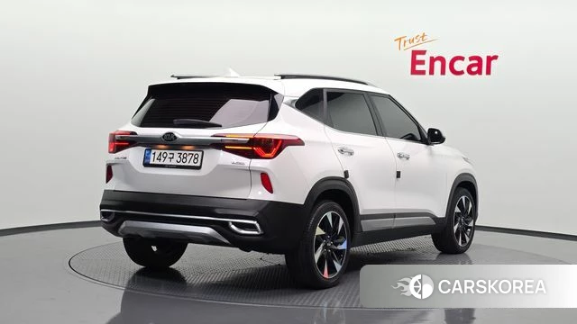 Kia Seltos 2021 Белый из Кореи
