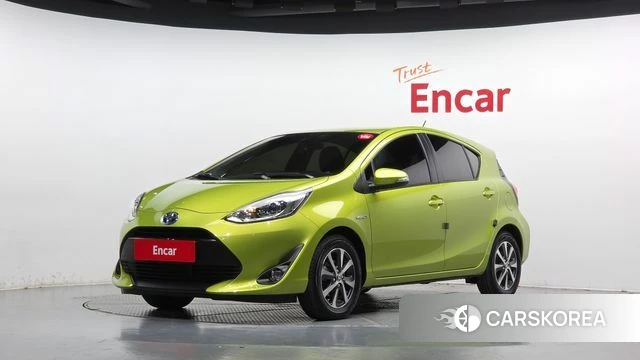 Toyota Prius C 2018 Светло-зеленый из Кореи
