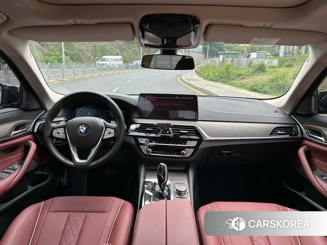 BMW 5 series 2022 Черный из Китая
