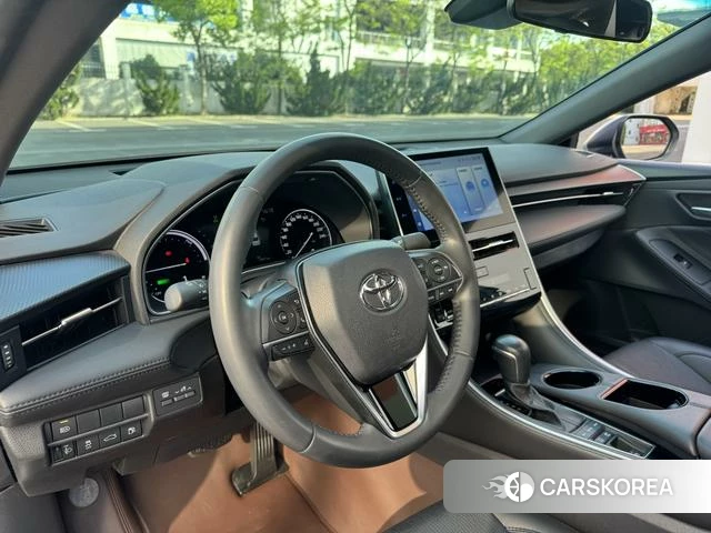 Toyota Avalon 2022 Серебристо-серый из Китая