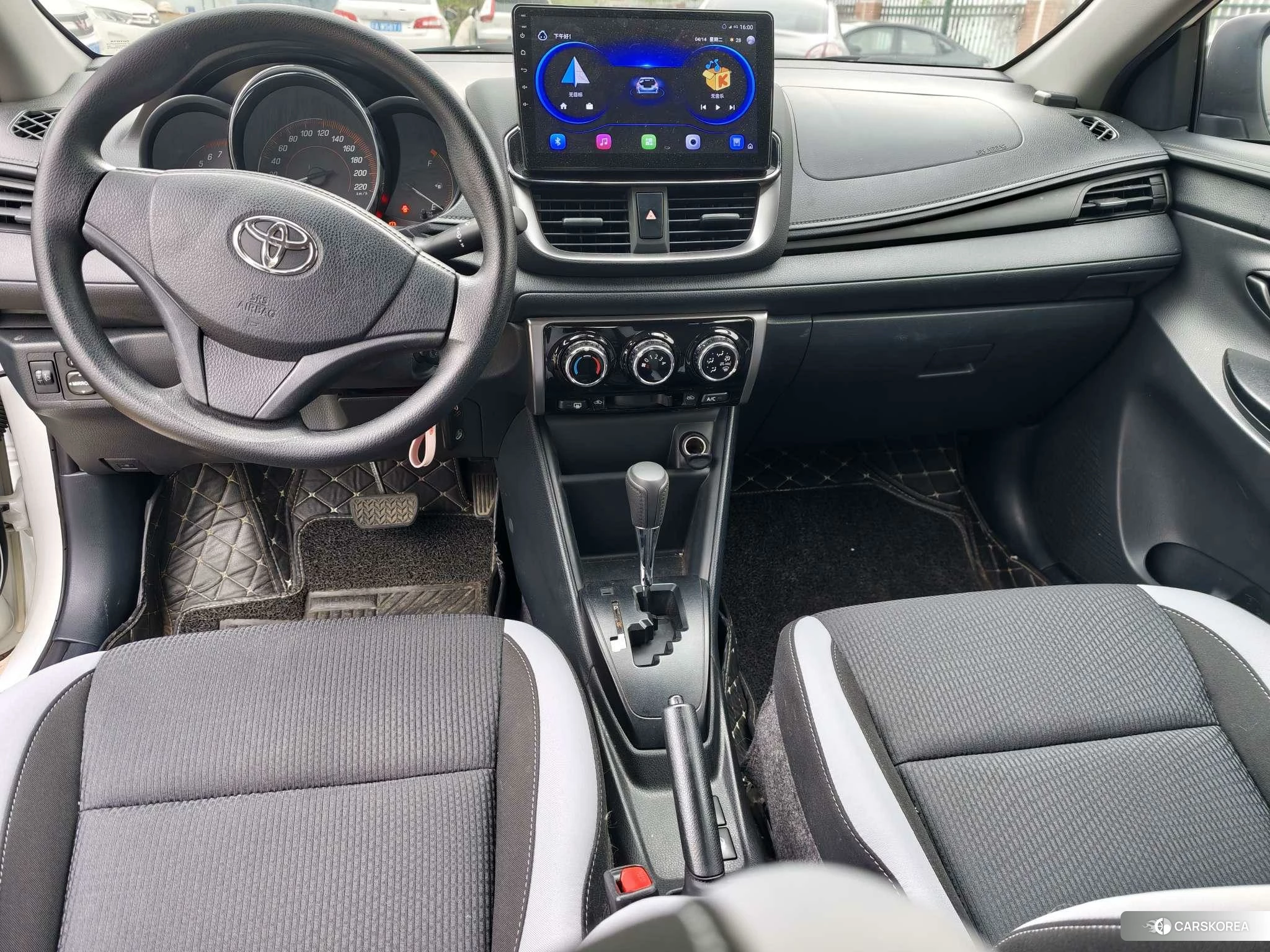 Toyota Yaris L 2021 Белый из Китая