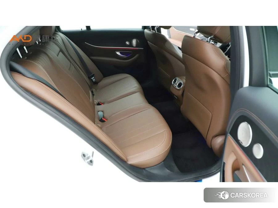 Mercedes-Benz E-Class 2022 Белый из Китая