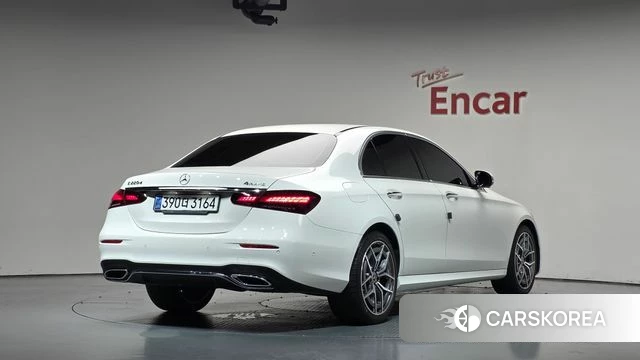 Mercedes-Benz E-Class W213 2020 Белый из Кореи