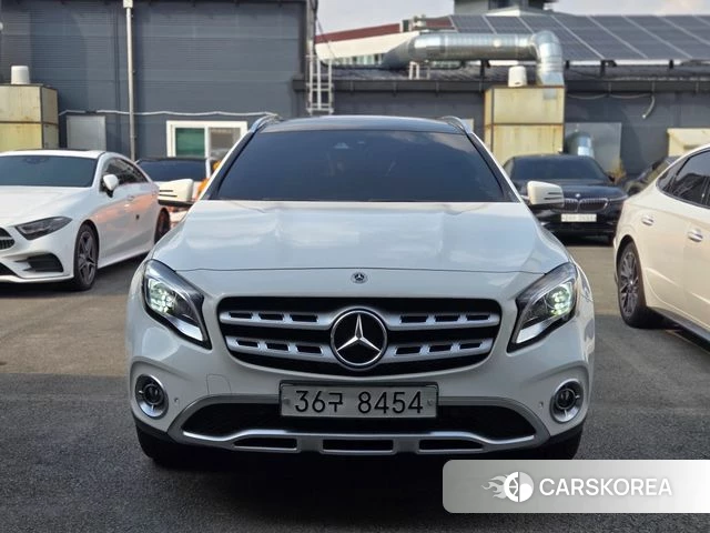 Mercedes-Benz GLA-Class X156 2019 Белый из Кореи
