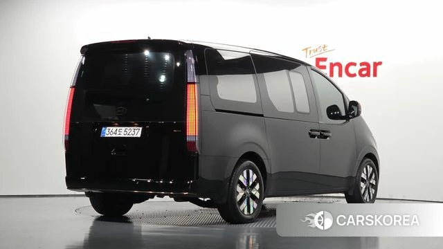 Hyundai Staria 2025 Черный из Кореи