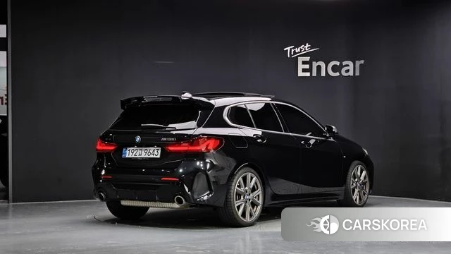 BMW 1 Series (F40) 2024 Черный из Кореи