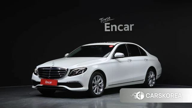 Mercedes-Benz E-Class W213 2018 Белый из Кореи