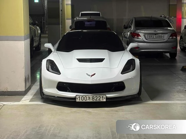 Chevrolet Corvette 2018 Белый из Кореи