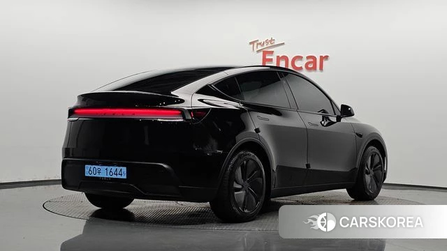 Tesla Model Y 2026 Черный из Кореи