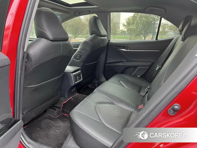 Toyota Camry 2021 Белый из Китая