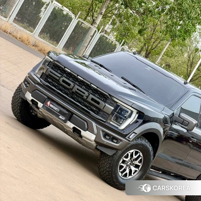 Ford F-150 2023 Черный из Китая