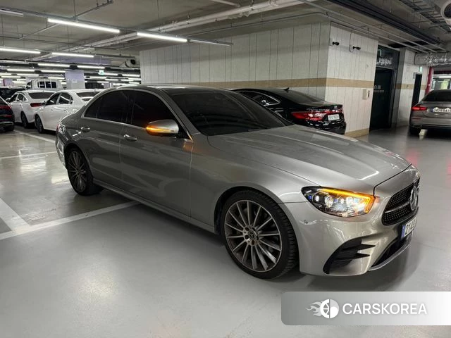 Mercedes-Benz E-Class W213 2021 Серый из Кореи