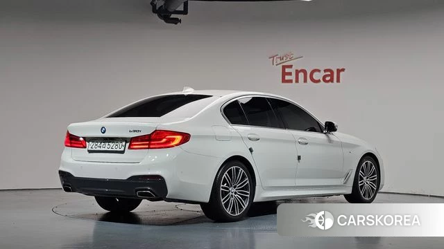 BMW 5 Series (G30) 2019 Белый из Кореи