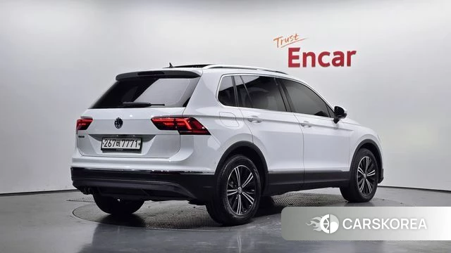 Volkswagen Tiguan second Generation 2020 Белый из Кореи