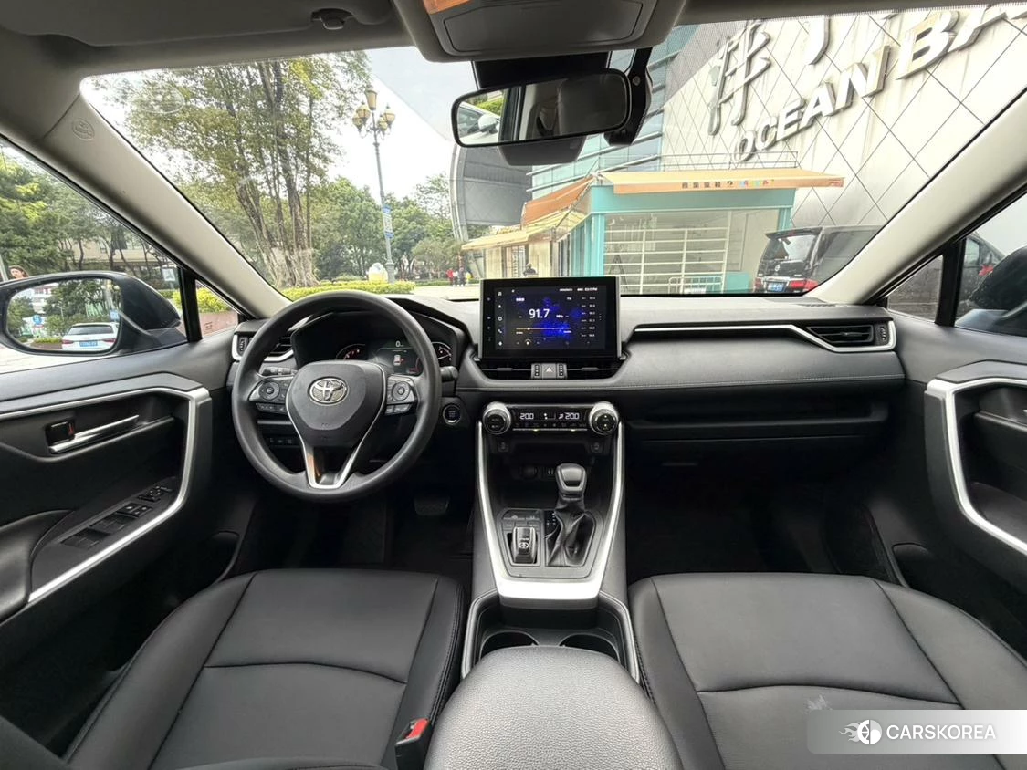 Toyota RAV4 2022 Черный из Китая