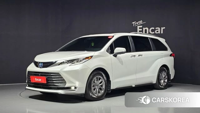 Toyota Sienna 4th Generation 2023 Белый из Кореи