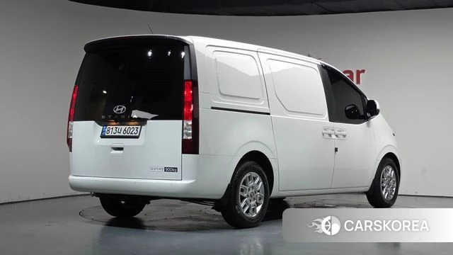 Hyundai Staria 2024 Белый из Кореи