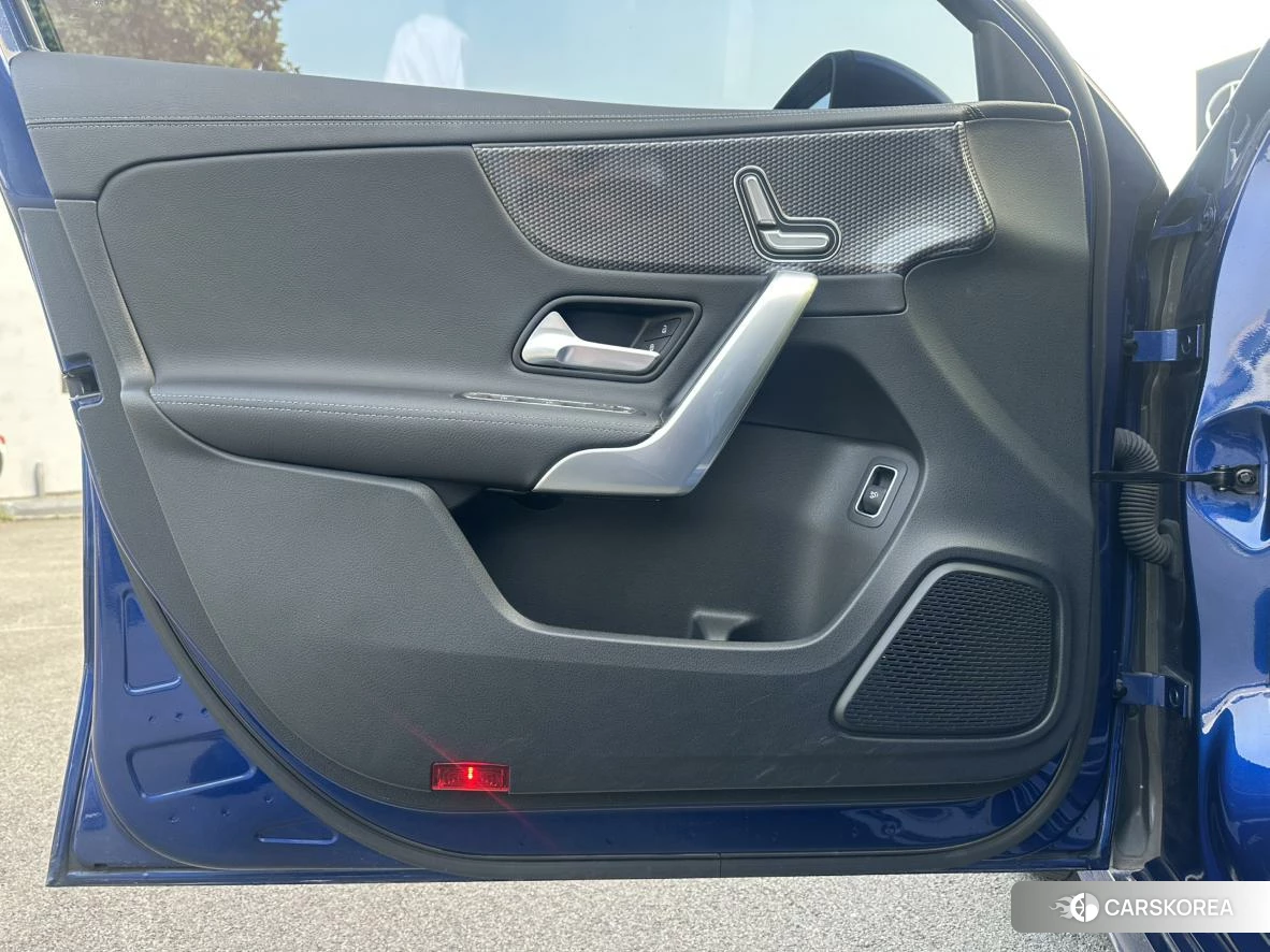Mercedes-Benz A-Class 2021 Синий из Китая
