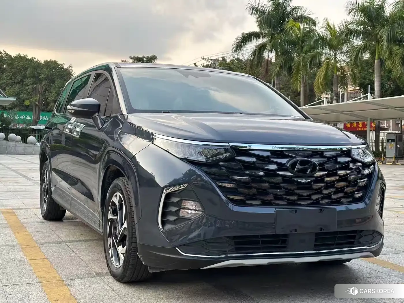 Hyundai Custo 2022 Silver/gray из Китая