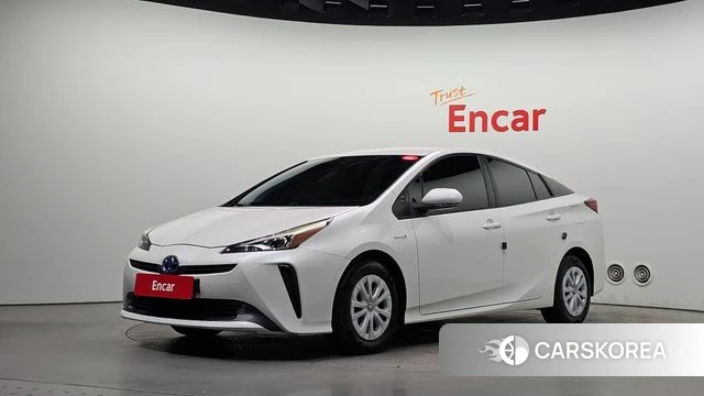 Toyota Prius 4th Generation 2019 Белый из Кореи