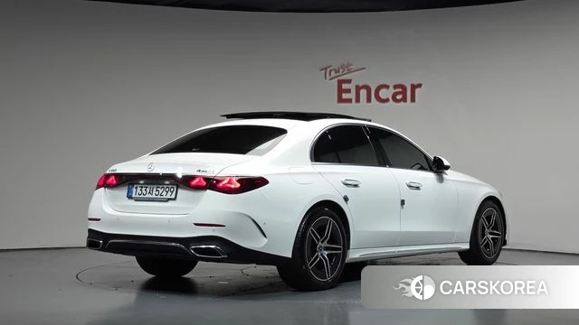 Mercedes-Benz E-Class W214 2025 Белый из Кореи