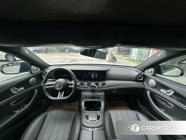 Mercedes-Benz E-Class 2021 Белый из Китая