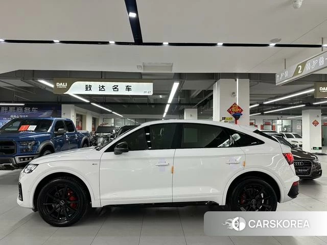Audi Q5L 2021 Белый из Китая