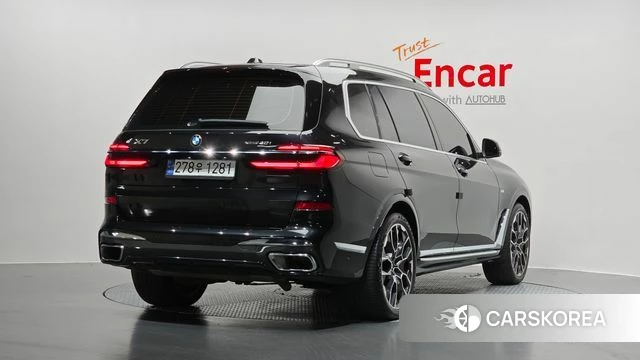 BMW X7 (G07) 2024 Черный из Кореи, фото 2