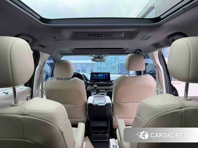 Toyota Granvia 2024 Черный из Китая
