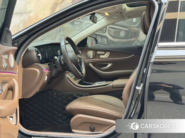 Mercedes-Benz E-Class 2023 Черный из Китая
