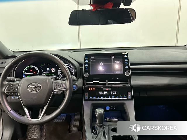 Toyota Avalon 2021 Серебристо-серый из Китая