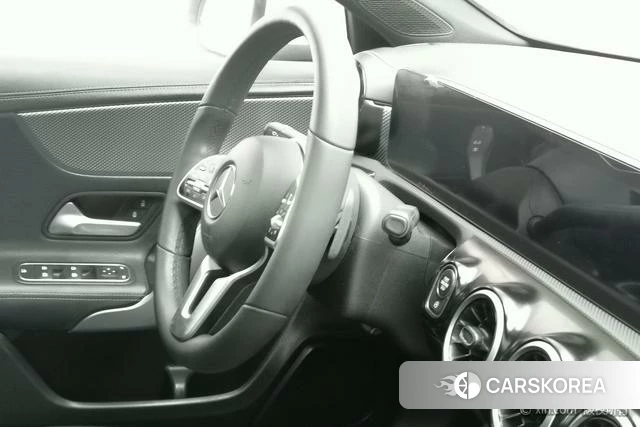 Mercedes-Benz A-Class 2021 Белый из Китая