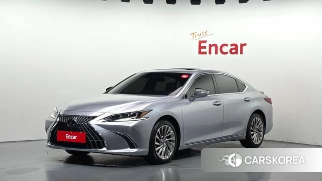 Lexus ES300h 7th generation 2024 Серебряный из Кореи