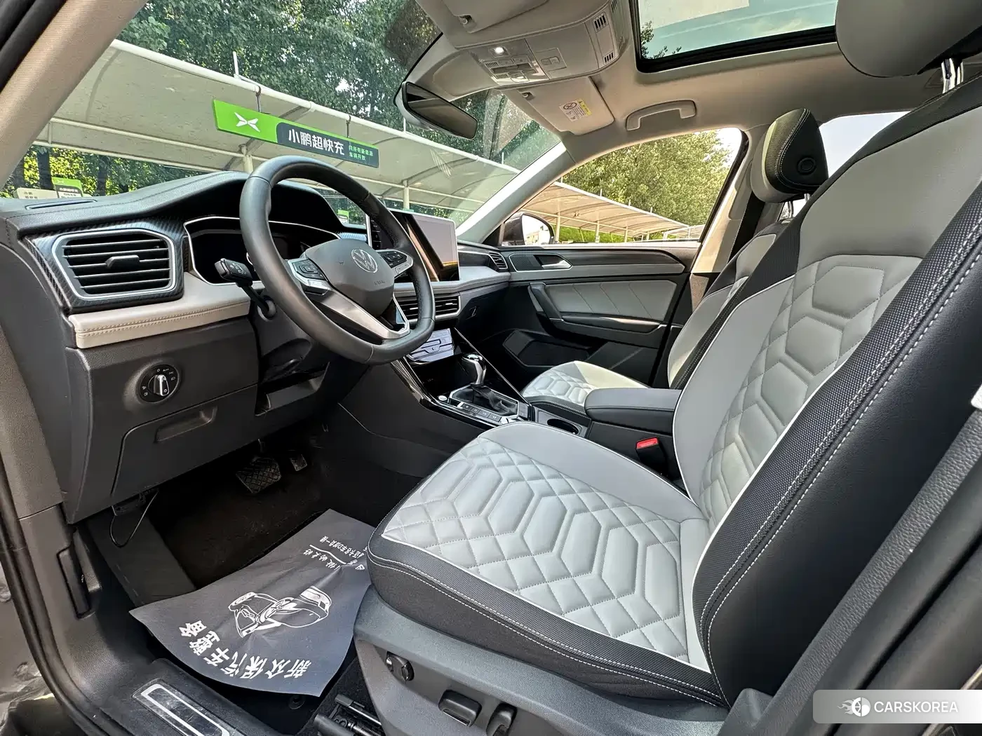 Volkswagen Tayron 2023 Silver/gray из Китая, фото 2