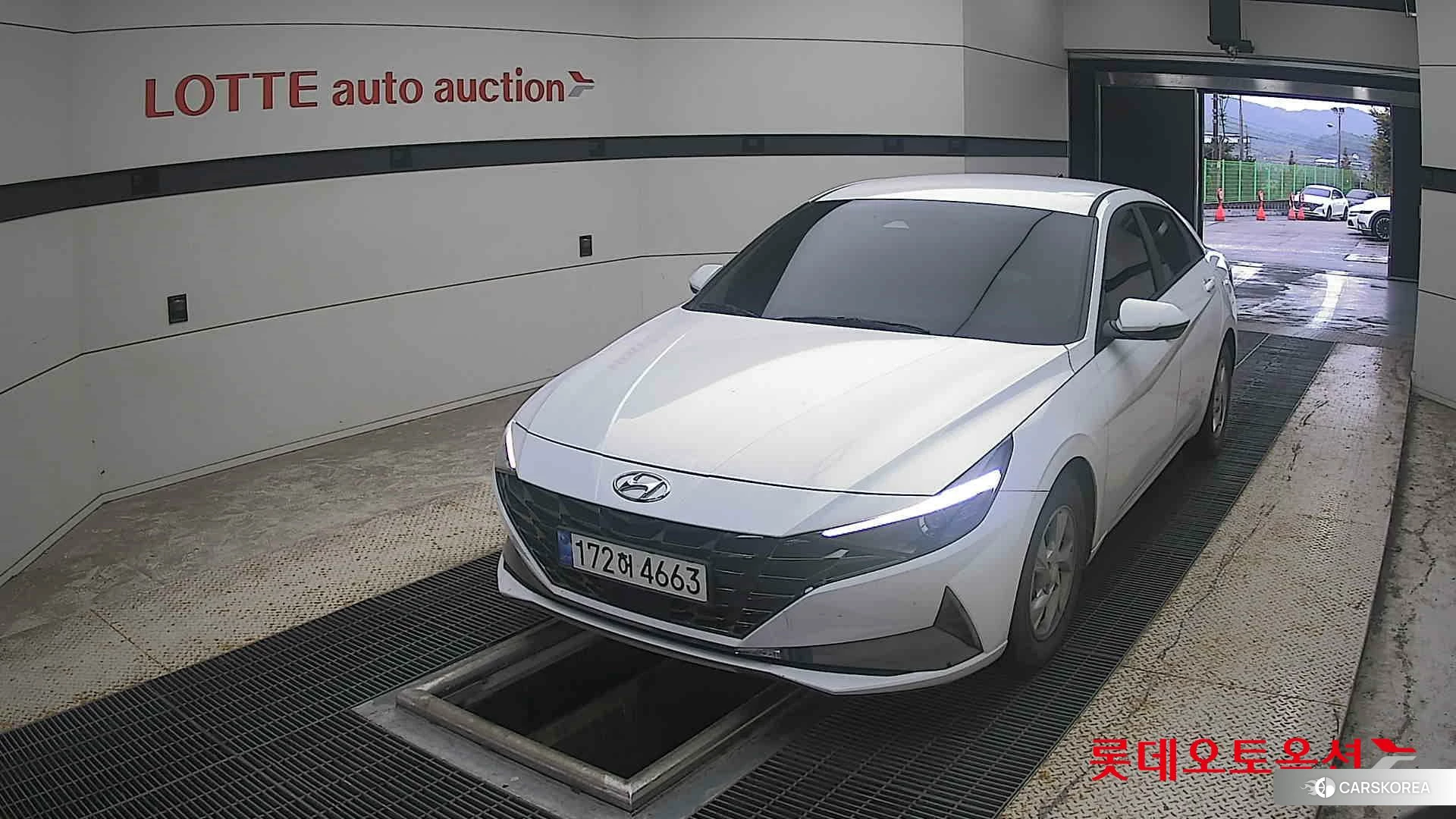 Hyundai Avante 2023 Polar White из Кореи