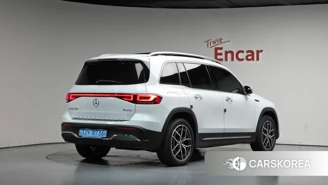 Mercedes-Benz EQB X243 2022 Белый из Кореи