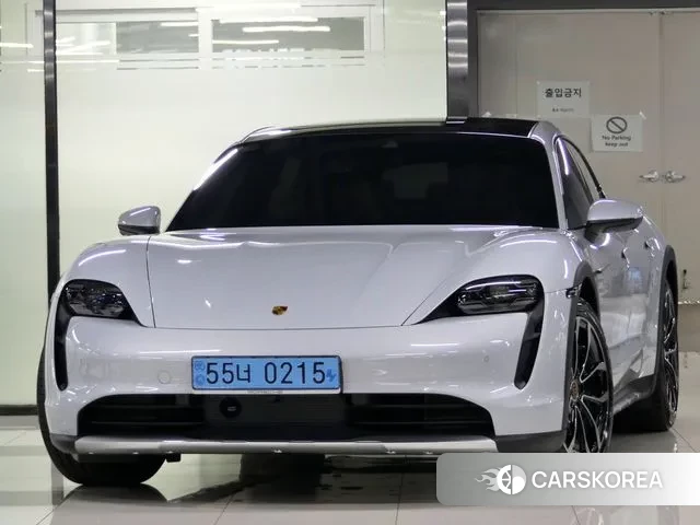Porsche Taycan 2023 Серебряный из Кореи