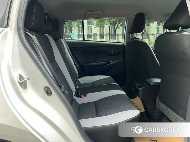 Toyota Yaris L 2021 Белый из Китая