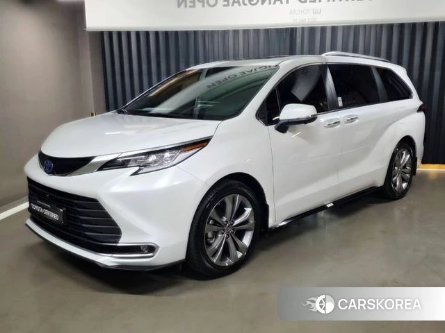 Toyota Sienna 4th Generation 2025 Белый из Кореи