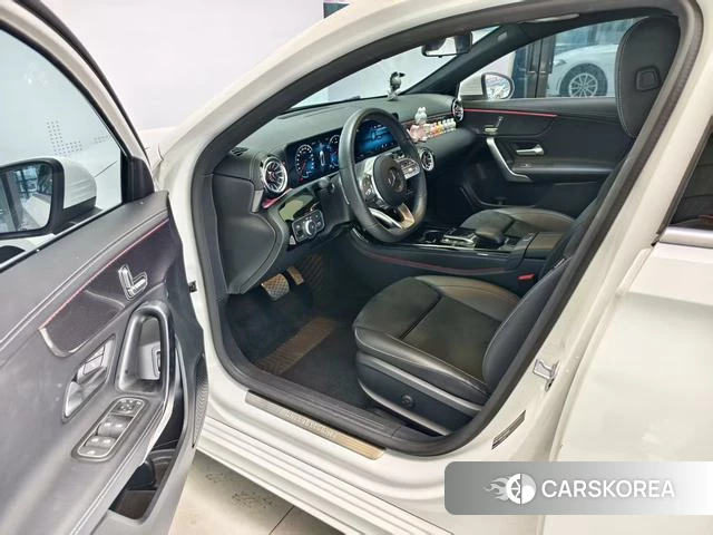 Mercedes-Benz A-Class 2021 Белый из Китая