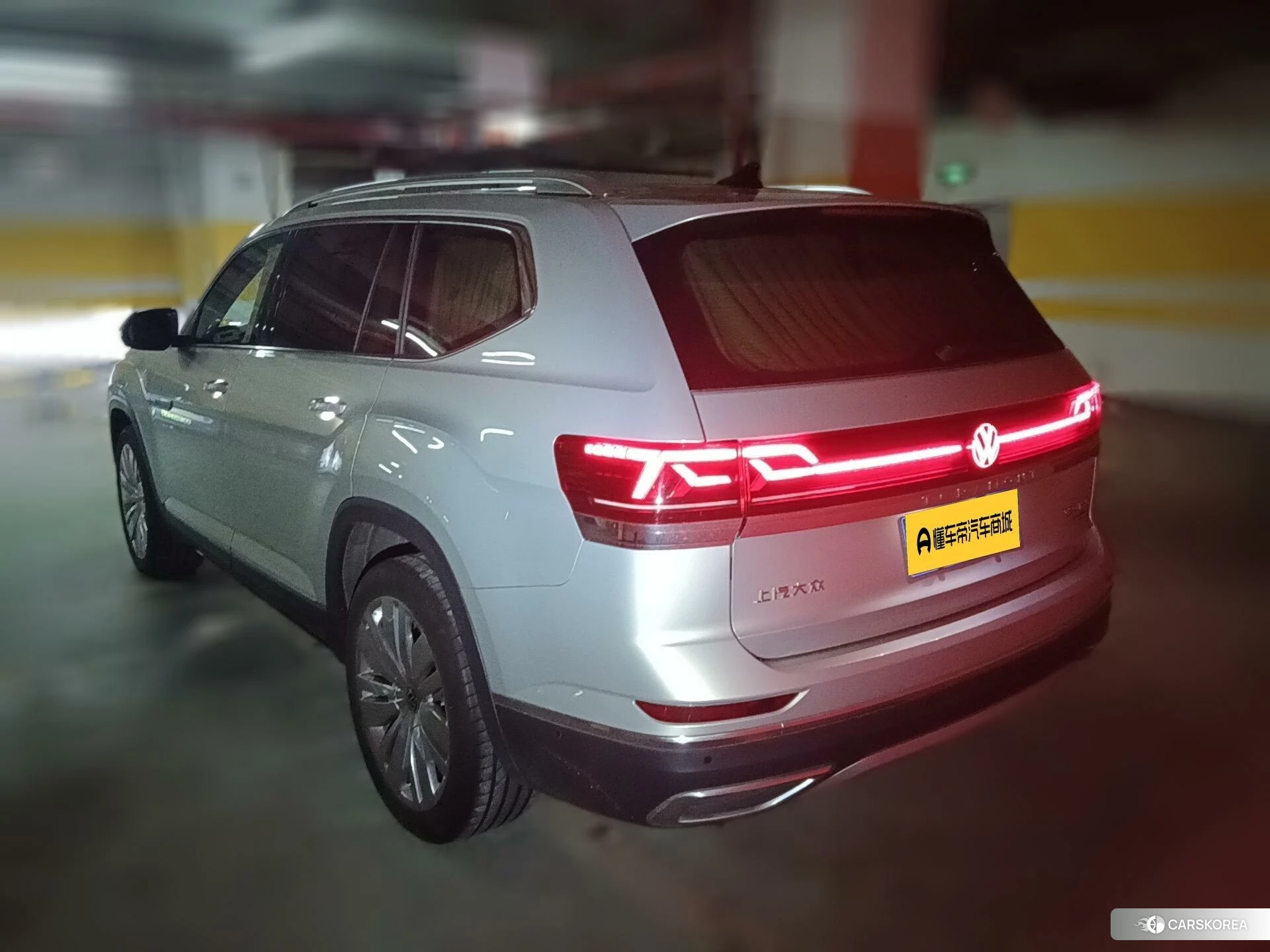 Volkswagen Teramont 2022 Серебристо-серый из Китая