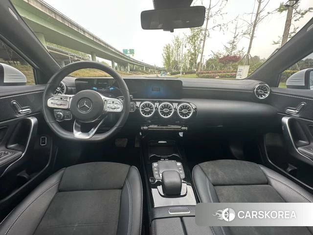 Mercedes-Benz A-Class 2021 Белый из Китая