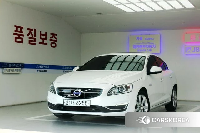 Volvo S60 2018 Белый из Кореи