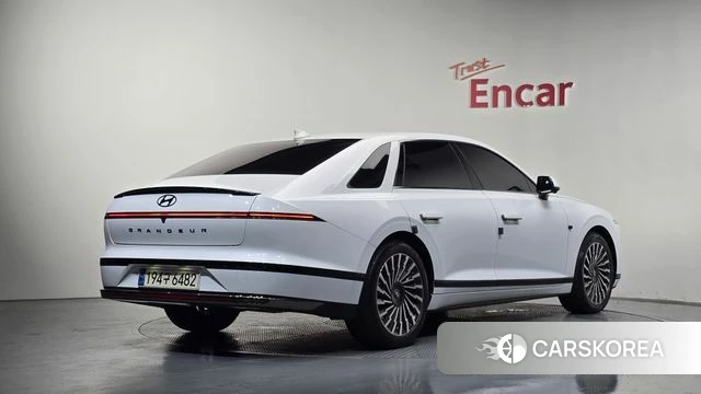Hyundai Grandeur Hybrid (GN7) 2024 Белый из Кореи
