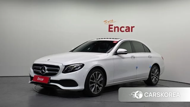 Mercedes-Benz E-Class W213 2019 Белый из Кореи